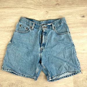 Levi’s size 30/ 11 juniors shorts